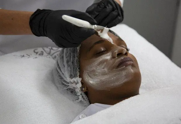 BRIGHTENING FACIAL